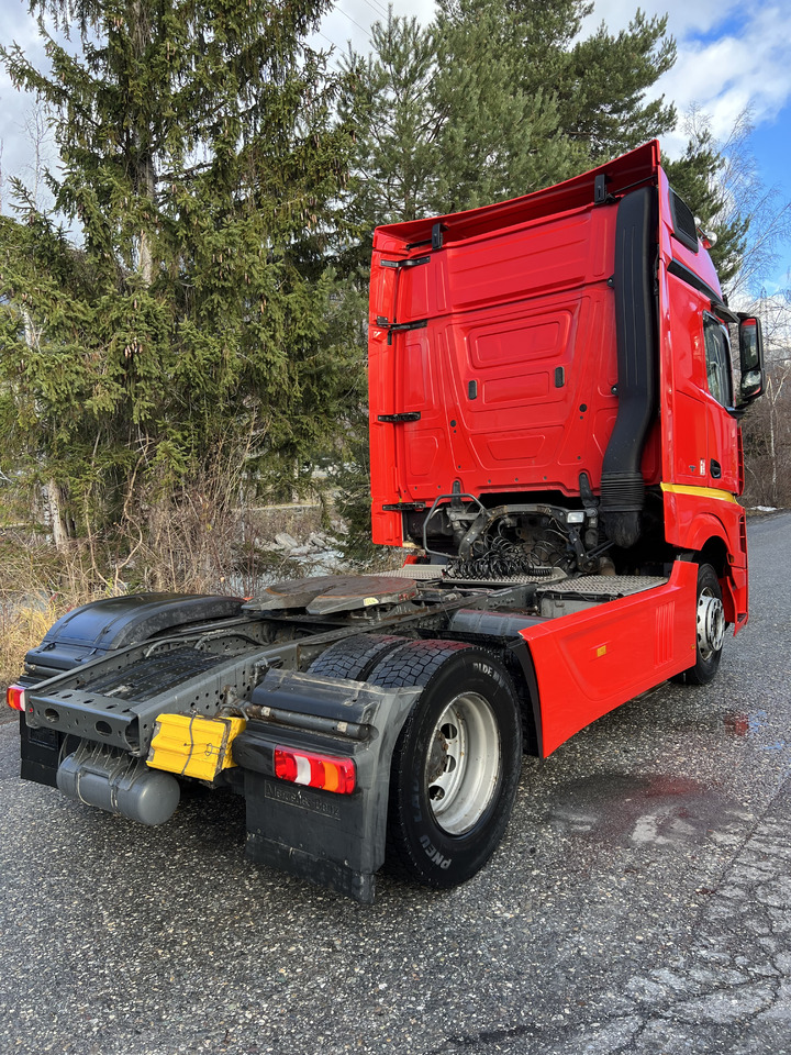 MERCEDES-BENZ Actros 1845 4x2, E6, Retarder - Nyergesvontató: 4 kép. MERCEDES-BENZ Actros 1845 4x2, E6, Retarder - Nyergesvontató: 4 kép.