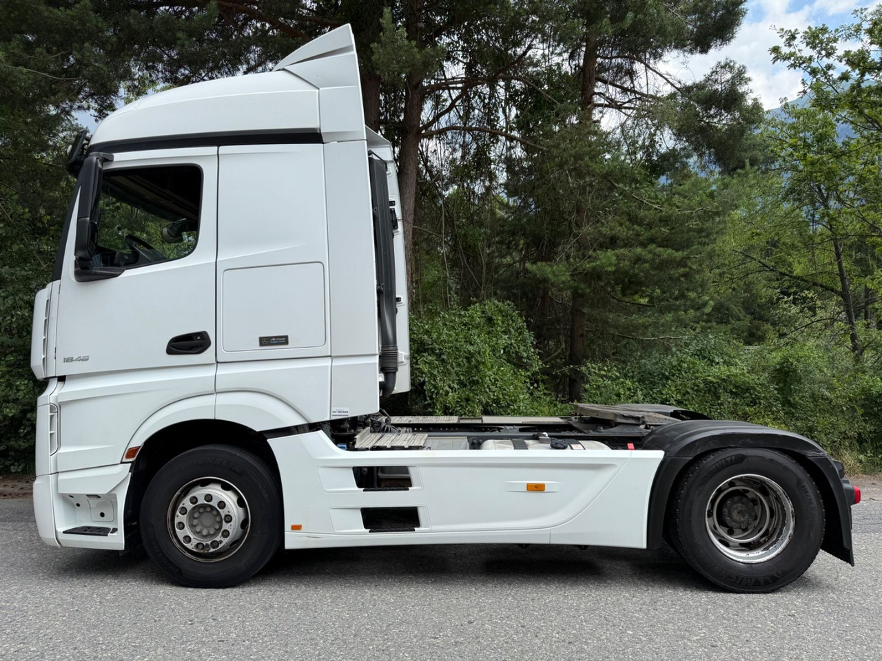 Mercedes-Benz Actros 1846 4x2, E6, Retarder, 2X - Nyergesvontató: 4 kép. Mercedes-Benz Actros 1846 4x2, E6, Retarder, 2X - Nyergesvontató: 4 kép.