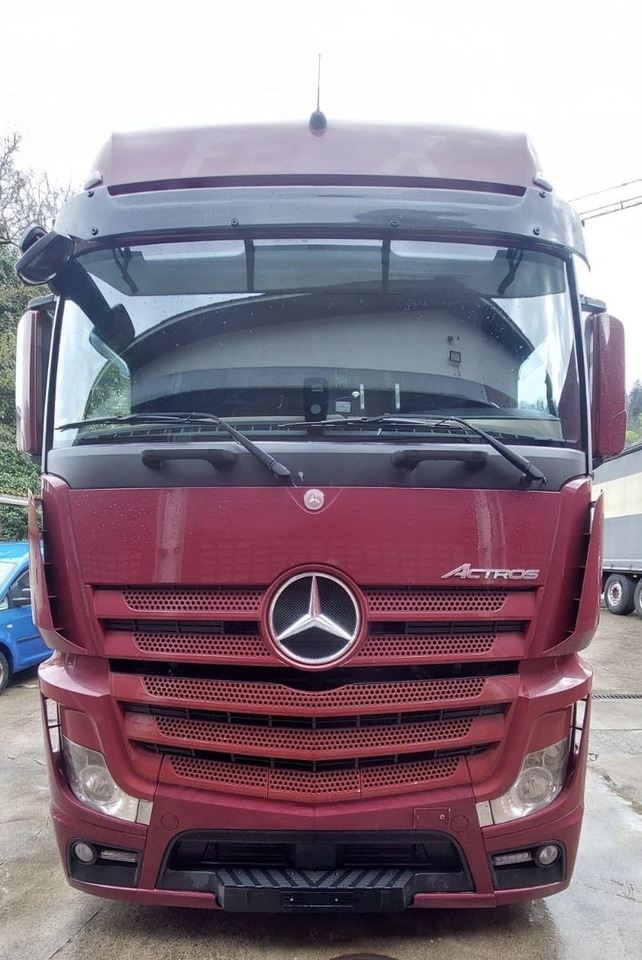 Mercedes-Benz Actros 1848 4x2, E6,Lowliner,verstellbare Sattel - Nyergesvontató: 2 kép. Mercedes-Benz Actros 1848 4x2, E6,Lowliner,verstellbare Sattel - Nyergesvontató: 2 kép.