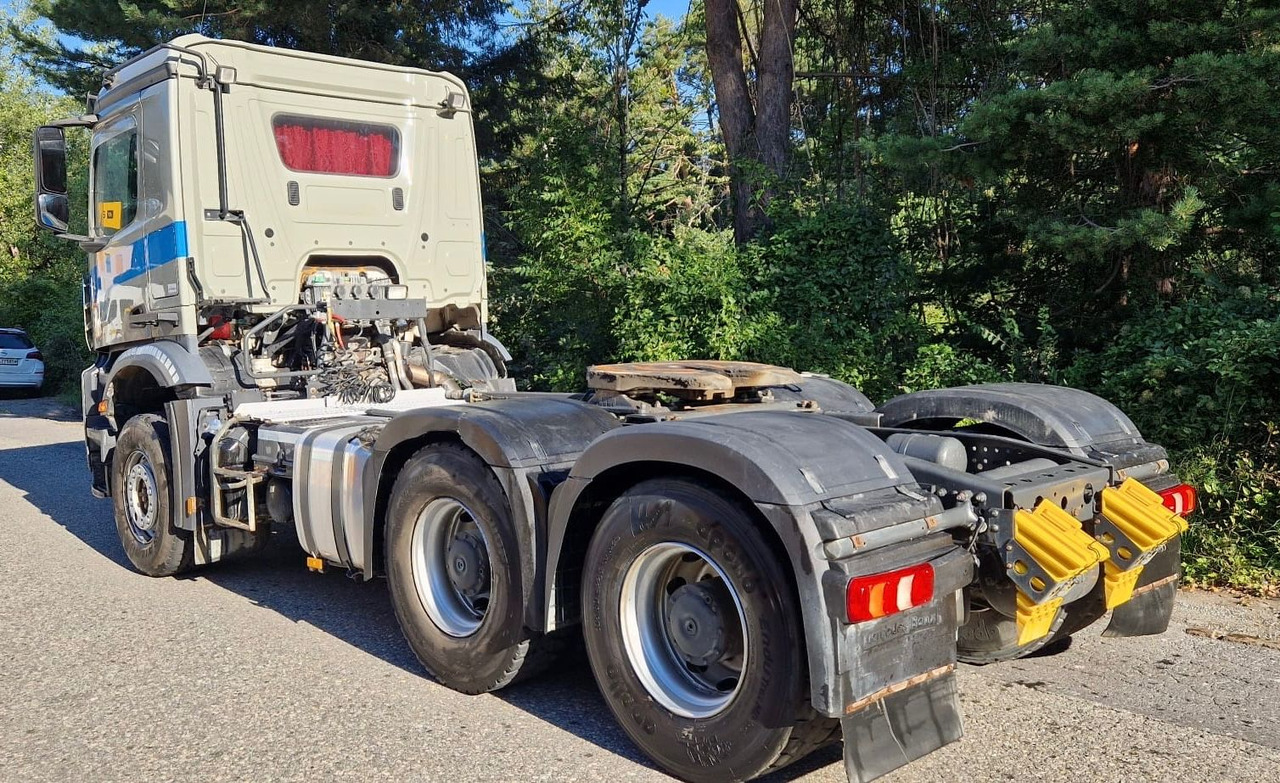 Mercedes-Benz Arocs 2648 6x4, E6, Retarder, Kipphydraulik - Nyergesvontató: 3 kép. Mercedes-Benz Arocs 2648 6x4, E6, Retarder, Kipphydraulik - Nyergesvontató: 3 kép.