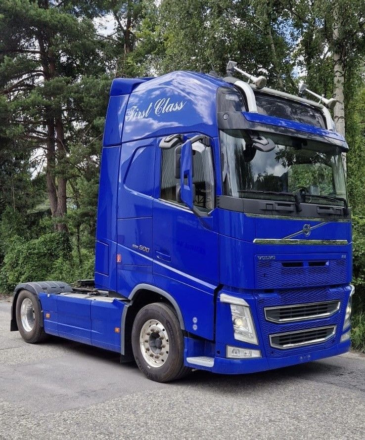 Volvo FH500 4x2, Euro 6, Retarder - Nyergesvontató: 1 kép. Volvo FH500 4x2, Euro 6, Retarder - Nyergesvontató: 1 kép.