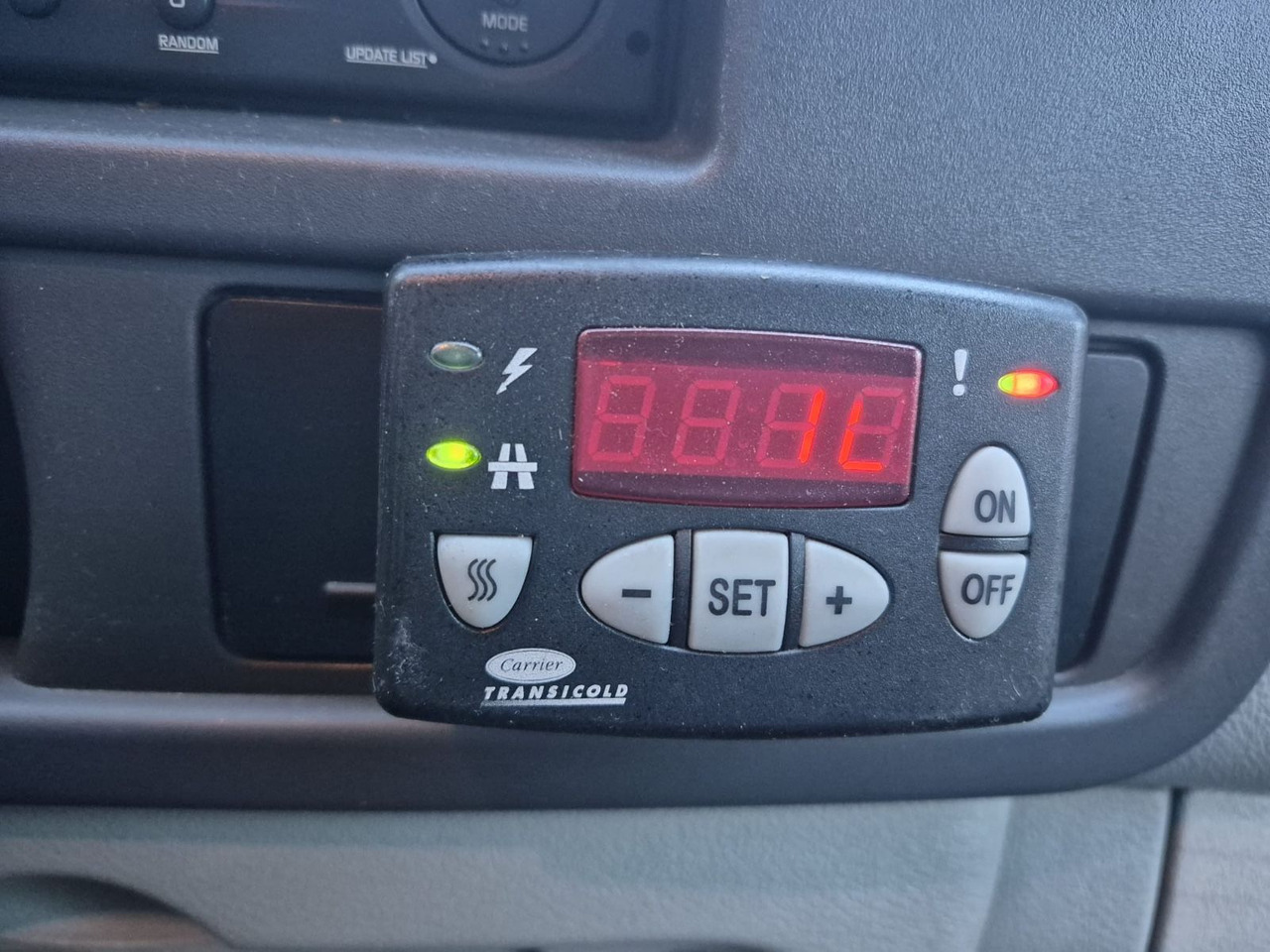 Hűtős kisteherautó Renault Master T35 dCi 120, Carrier Xarios 350, -20C: 12 kép.