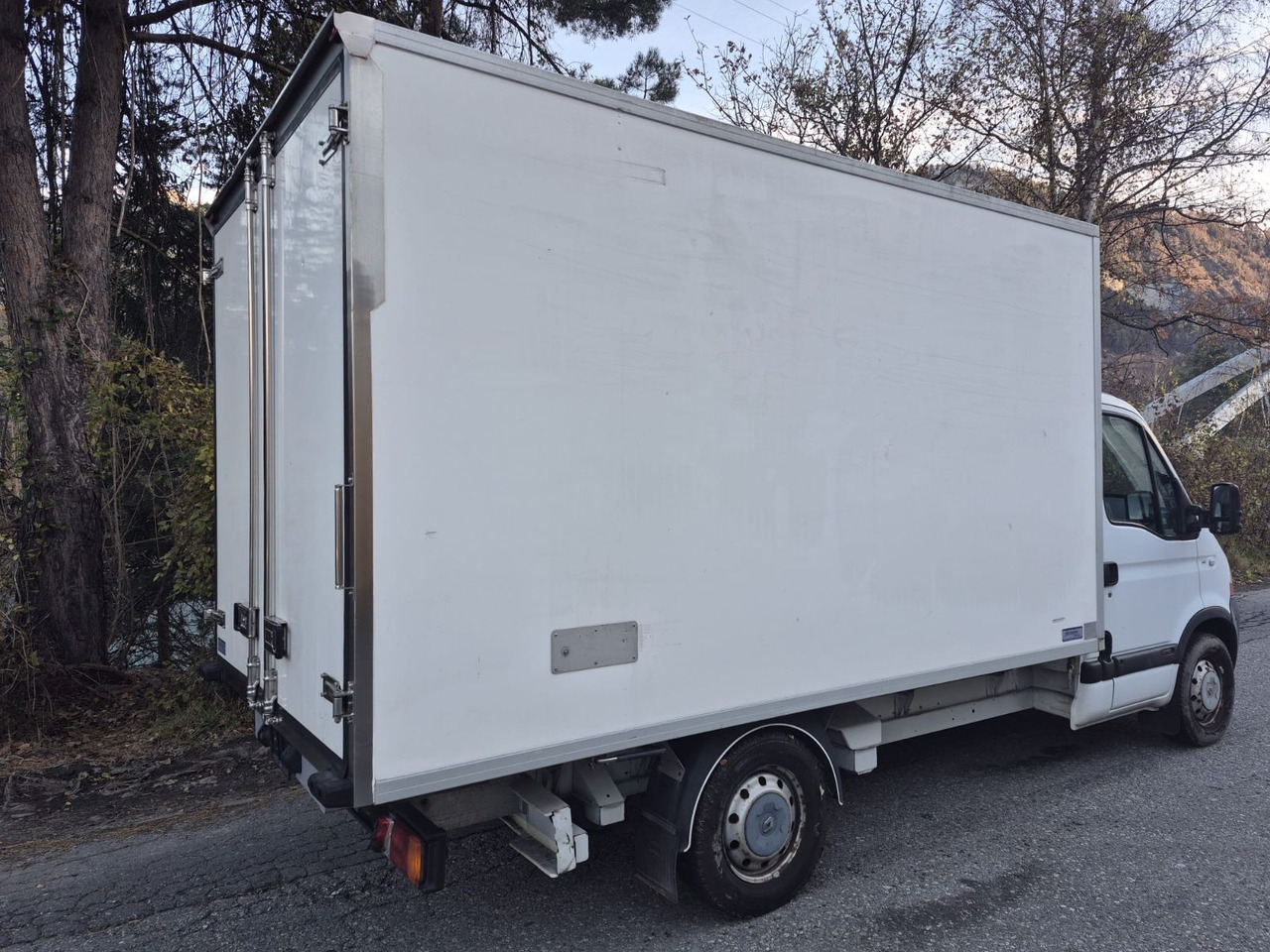 Hűtős kisteherautó Renault Master T35 dCi 120, Carrier Xarios 350, -20C: 6 kép.