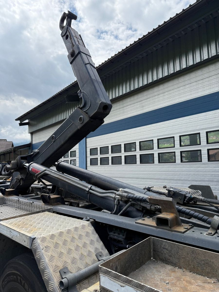 Scania G490 CB 8x4, E6, Retarder, Hiab Multilift 21ton - Horgos rakodó teherautó: 5 kép. Scania G490 CB 8x4, E6, Retarder, Hiab Multilift 21ton - Horgos rakodó teherautó: 5 kép.