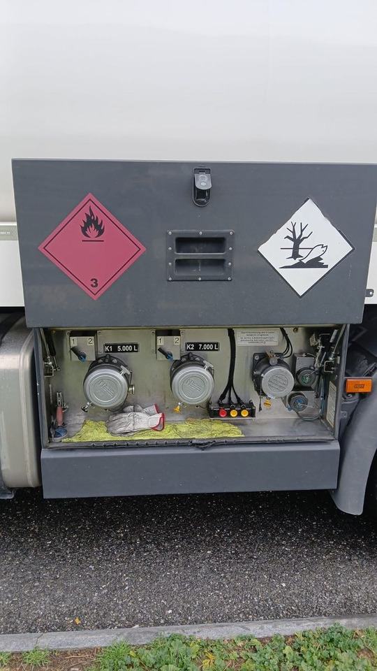 Scania P450 LB 4x2, ADR, Schwarzmueller Anhaenger Fuel - Tartályos teherautó: 5 kép. Scania P450 LB 4x2, ADR, Schwarzmueller Anhaenger Fuel - Tartályos teherautó: 5 kép.