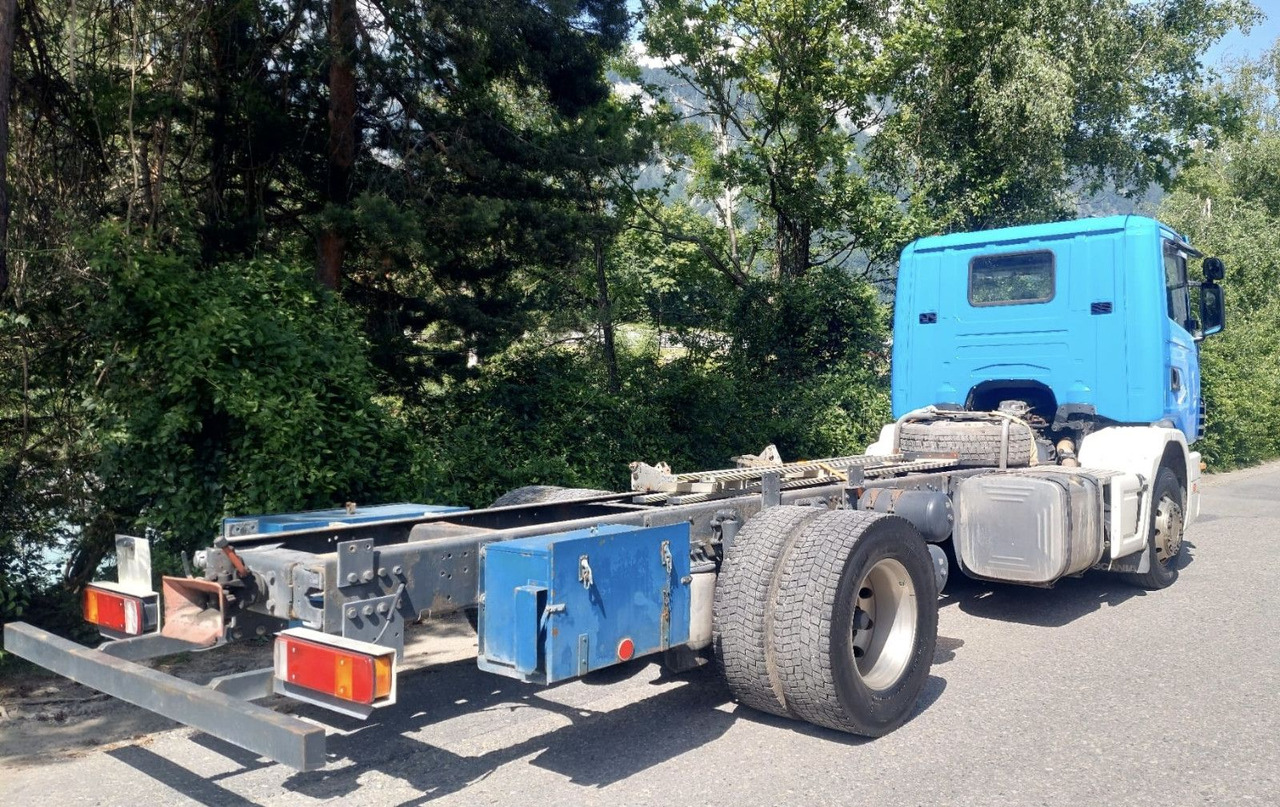Scania R124LB 420 4x2, Euro 3 - Alvaz teherautó: 4 kép. Scania R124LB 420 4x2, Euro 3 - Alvaz teherautó: 4 kép.