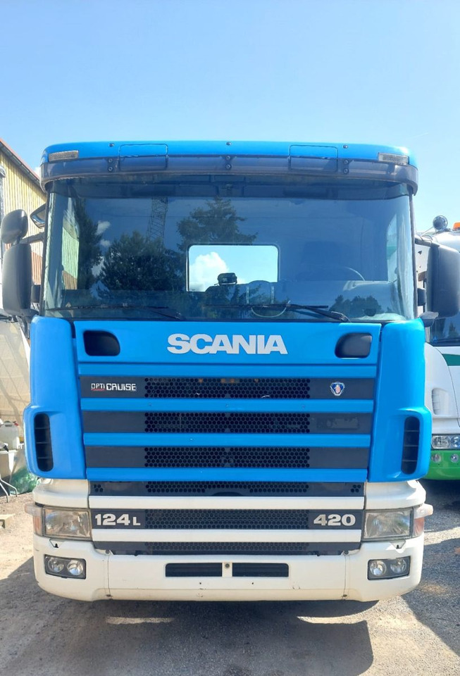 Scania R124LB 420 4x2, Euro 3 - Alvaz teherautó: 2 kép. Scania R124LB 420 4x2, Euro 3 - Alvaz teherautó: 2 kép.
