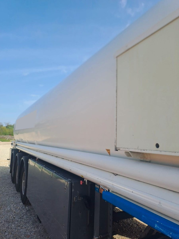 Schrader ADR, Treibstoff Diesel/Benzin, 4 Kammern, Sening Schrader ADR, Treibstoff Diesel/Benzin, 4 Kammern, Sening - Tartályos félpótkocsi: 5 kép. Schrader ADR, Treibstoff Diesel/Benzin, 4 Kammern, Sening Schrader ADR, Treibstoff Diesel/Benzin, 4 Kammern, Sening - Tartályos félpótkocsi: 5 kép.