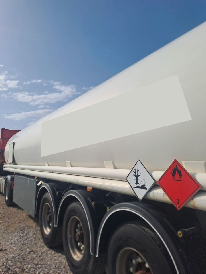 Schrader ADR, Treibstoff Diesel/Benzin, 4 Kammern, Sening Schrader ADR, Treibstoff Diesel/Benzin, 4 Kammern, Sening - Tartályos félpótkocsi: 3 kép. Schrader ADR, Treibstoff Diesel/Benzin, 4 Kammern, Sening Schrader ADR, Treibstoff Diesel/Benzin, 4 Kammern, Sening - Tartályos félpótkocsi: 3 kép.