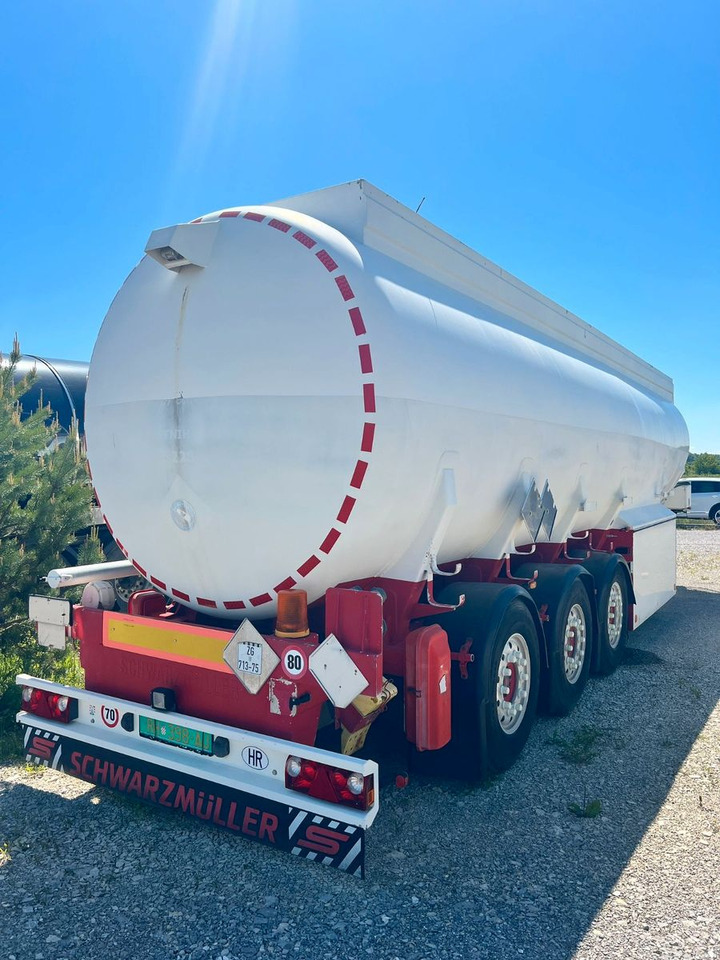 Schwarzmüller TS 3/E ADR, 6 Kammern Treibstoff Fuel - Tartályos félpótkocsi: 1 kép. Schwarzmüller TS 3/E ADR, 6 Kammern Treibstoff Fuel - Tartályos félpótkocsi: 1 kép.