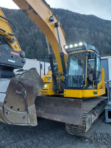 Volvo ECR235 DL, 2 Schaufeln, 11590hours, OIL Quick - Lánctalpas kotró: 3 kép. Volvo ECR235 DL, 2 Schaufeln, 11590hours, OIL Quick - Lánctalpas kotró: 3 kép.