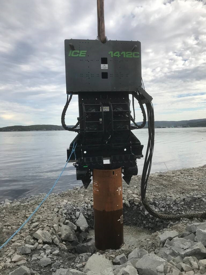 ICE 1412C - Cölöpverő - Építőipari gépek: 1 kép. ICE 1412C - Cölöpverő - Építőipari gépek: 1 kép.