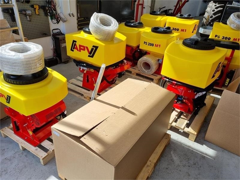 APV - Szemenkénti vetőgép: 2 kép. APV - Szemenkénti vetőgép: 2 kép.