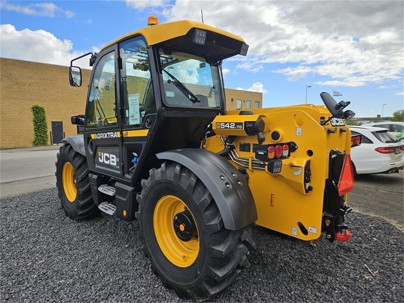 JCB 542-70 AGRI XTRA Centralsmøring - Teleszkópos rakodó: 4 kép. JCB 542-70 AGRI XTRA Centralsmøring - Teleszkópos rakodó: 4 kép.