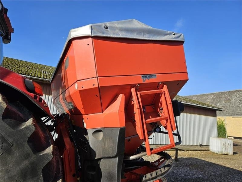 Kuhn Axis H 50.2 EMC+W - Szervestrágyaszóró: 2 kép. Kuhn Axis H 50.2 EMC+W - Szervestrágyaszóró: 2 kép.