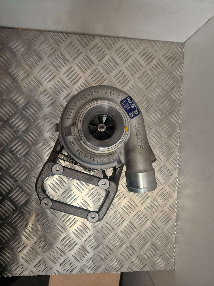 BorgWarner BV55 turbo charger JCB turbocharger - Motor és alkatrészek - Építőipari gépek: 1 kép. BorgWarner BV55 turbo charger JCB turbocharger - Motor és alkatrészek - Építőipari gépek: 1 kép.