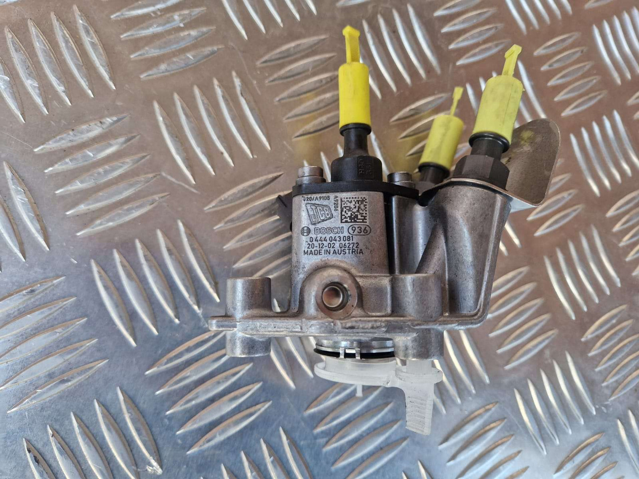 Genuine JCB BOSCH Dosing module 320/A9105 - Motor és alkatrészek - Építőipari gépek: 2 kép. Genuine JCB BOSCH Dosing module 320/A9105 - Motor és alkatrészek - Építőipari gépek: 2 kép.