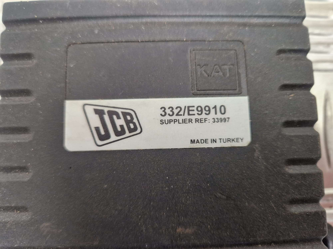 Immobiliser control unit JCB 332/e9910 - Motor és alkatrészek - Építőipari gépek: 3 kép. Immobiliser control unit JCB 332/e9910 - Motor és alkatrészek - Építőipari gépek: 3 kép.
