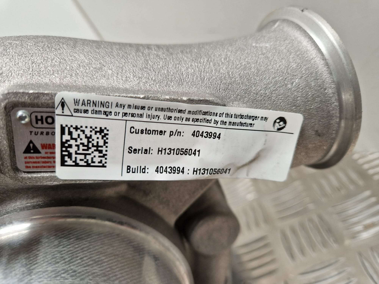 Iveco Generator Turbocharger Holset 4043994 - Motor és alkatrészek - Építőipari gépek: 4 kép. Iveco Generator Turbocharger Holset 4043994 - Motor és alkatrészek - Építőipari gépek: 4 kép.
