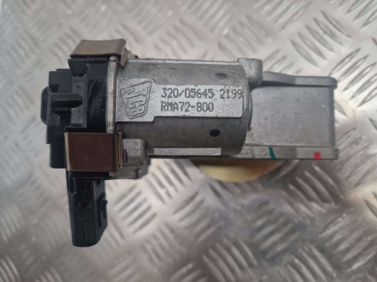 JCB hitachi throttle 320/05645 RMA72-800 - Motor és alkatrészek - Építőipari gépek: 2 kép. JCB hitachi throttle 320/05645 RMA72-800 - Motor és alkatrészek - Építőipari gépek: 2 kép.