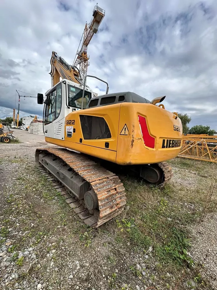 2015 Liebherr R 922 Litronic - Lánctalpas kotró: 2 kép. 2015 Liebherr R 922 Litronic - Lánctalpas kotró: 2 kép.