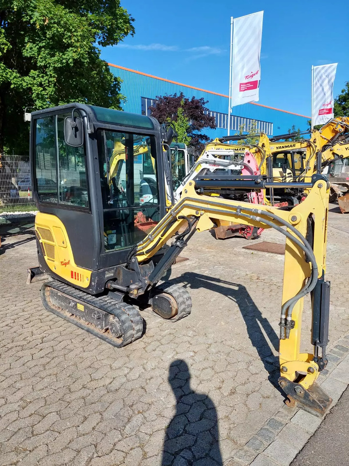 2017 Yanmar SV16 - Minikotró: 2 kép. 2017 Yanmar SV16 - Minikotró: 2 kép.