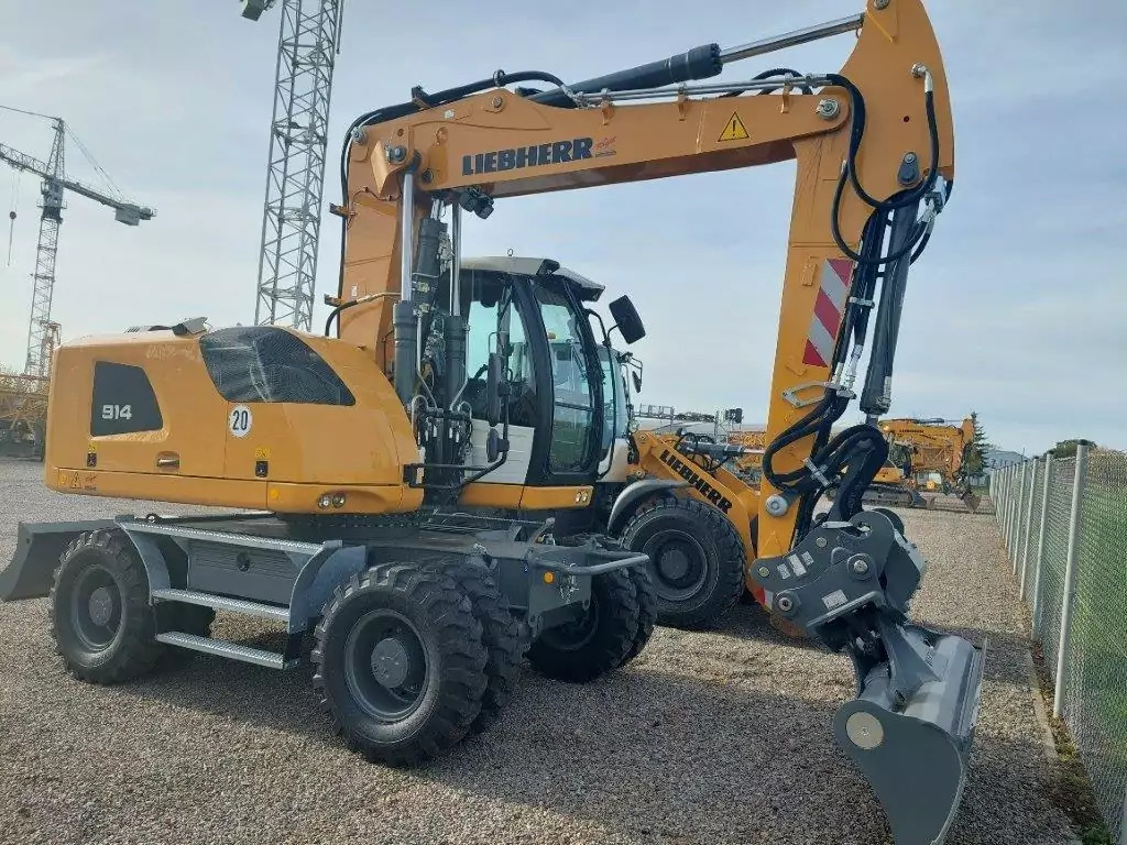2022 Liebherr A 914 Litronic G6.0-D - Gumikerekes kotró: 1 kép. 2022 Liebherr A 914 Litronic G6.0-D - Gumikerekes kotró: 1 kép.
