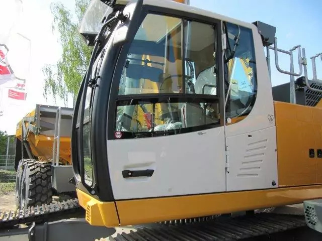 2022 Liebherr R 938 NLC Litronic G8.0-D - Lánctalpas kotró: 4 kép. 2022 Liebherr R 938 NLC Litronic G8.0-D - Lánctalpas kotró: 4 kép.