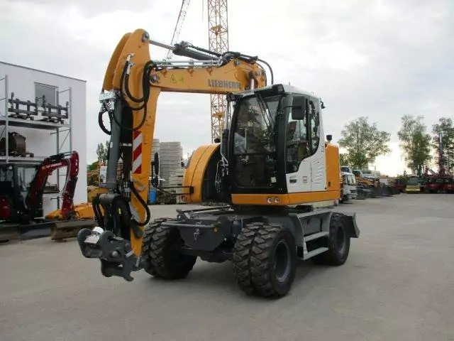 2023 Liebherr A 913 Compact G6.0-D Litronic - Gumikerekes kotró: 1 kép. 2023 Liebherr A 913 Compact G6.0-D Litronic - Gumikerekes kotró: 1 kép.