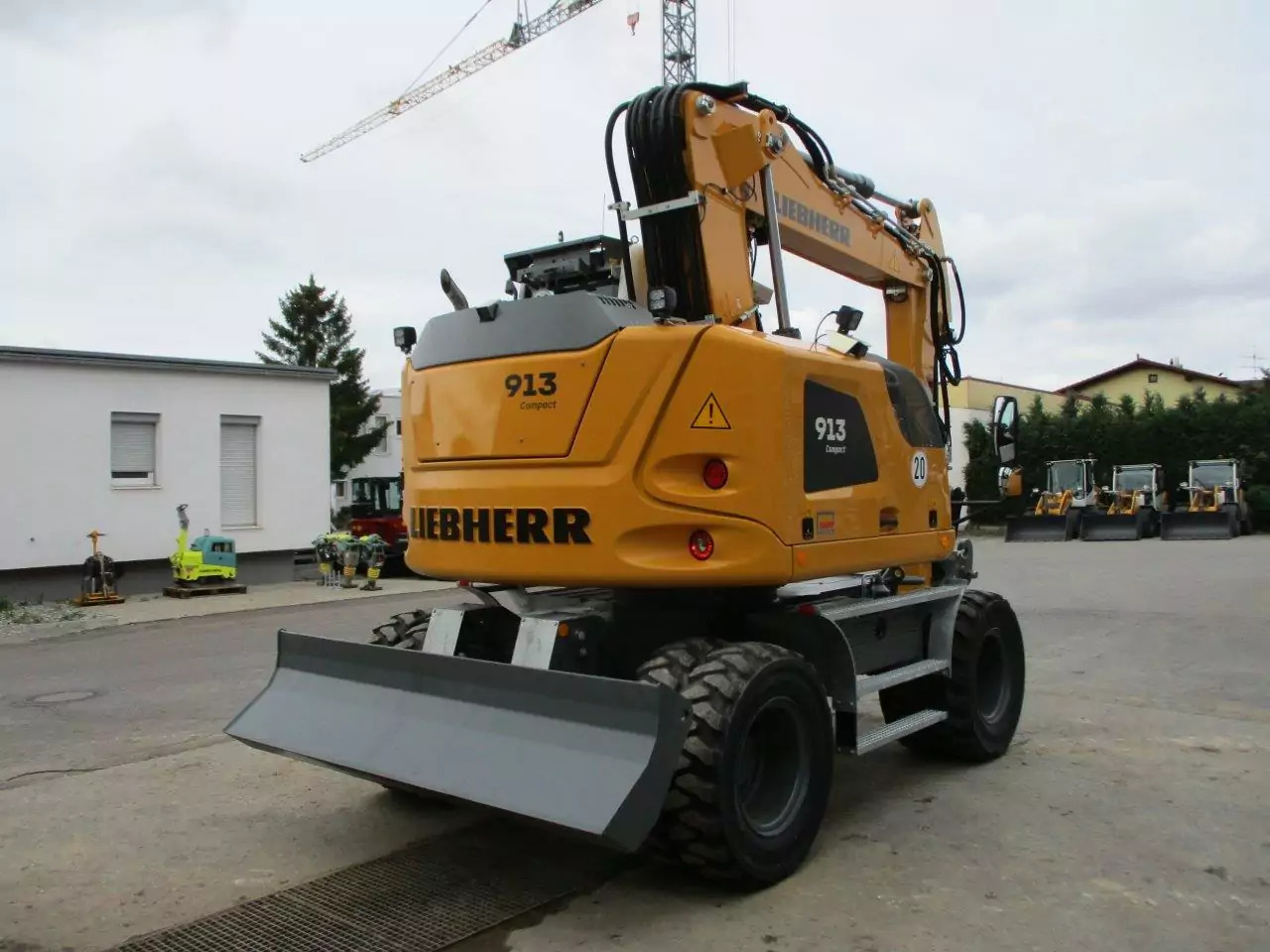2023 Liebherr A 913 Compact G6.0-D Litronic - Gumikerekes kotró: 3 kép. 2023 Liebherr A 913 Compact G6.0-D Litronic - Gumikerekes kotró: 3 kép.