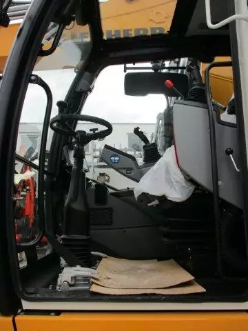 2023 Liebherr A 914 Litronic G6.0-D - Gumikerekes kotró: 5 kép. 2023 Liebherr A 914 Litronic G6.0-D - Gumikerekes kotró: 5 kép.