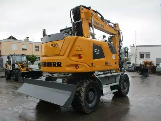 2023 Liebherr A 916 Compact Litronic G6.0-D - Gumikerekes kotró: 2 kép. 2023 Liebherr A 916 Compact Litronic G6.0-D - Gumikerekes kotró: 2 kép.