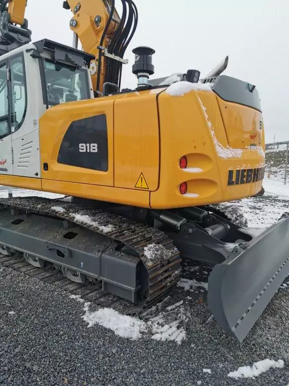 2023 Liebherr R 918 Litronic - Gumikerekes kotró: 4 kép. 2023 Liebherr R 918 Litronic - Gumikerekes kotró: 4 kép.