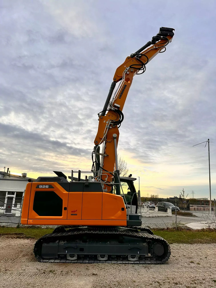 2023 Liebherr R 926 Litronic G8.0-D - Lánctalpas kotró: 2 kép. 2023 Liebherr R 926 Litronic G8.0-D - Lánctalpas kotró: 2 kép.