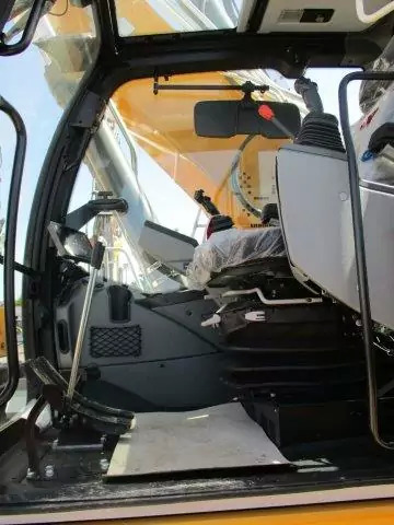 2023 Liebherr R 926 Litronic G8.0-D - Lánctalpas kotró: 5 kép. 2023 Liebherr R 926 Litronic G8.0-D - Lánctalpas kotró: 5 kép.