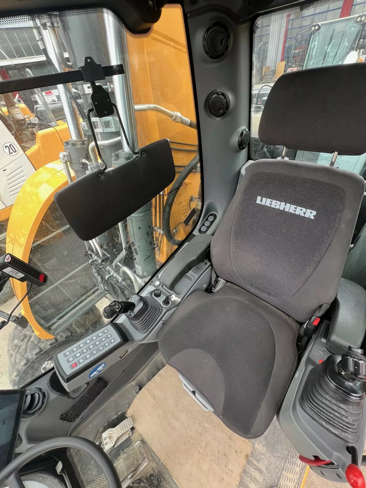 2024 Liebherr A 916 Compact Litronic G6.0-D - Gumikerekes kotró: 4 kép. 2024 Liebherr A 916 Compact Litronic G6.0-D - Gumikerekes kotró: 4 kép.