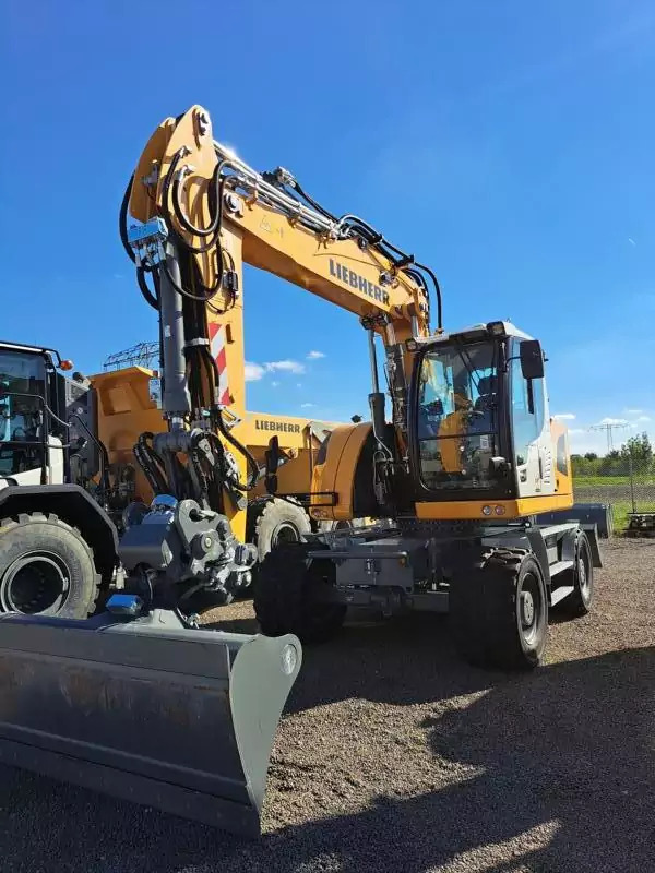2025 Liebherr A 918 Compact G6.0-D Litronic - Gumikerekes kotró: 1 kép. 2025 Liebherr A 918 Compact G6.0-D Litronic - Gumikerekes kotró: 1 kép.