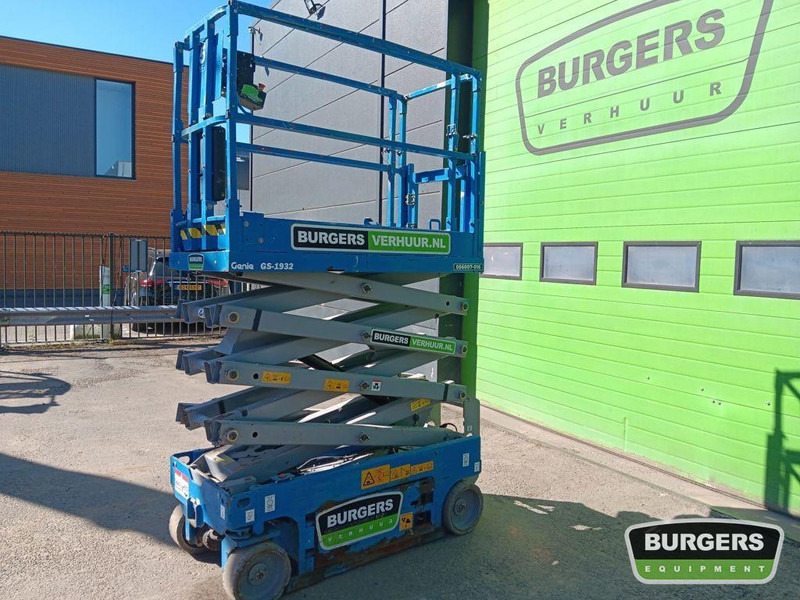 Genie GS-1932 - Ollós emelő: 5 kép. Genie GS-1932 - Ollós emelő: 5 kép.