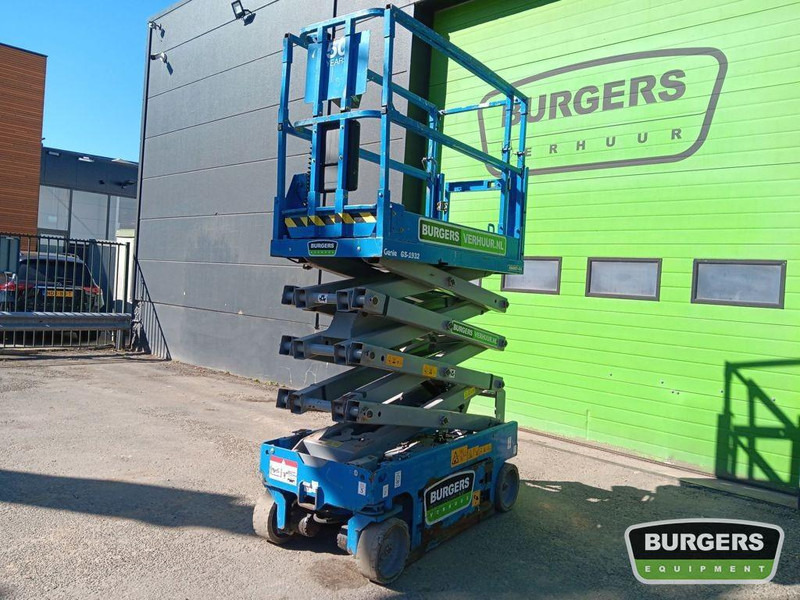 Genie GS-1932 - Ollós emelő: 4 kép. Genie GS-1932 - Ollós emelő: 4 kép.