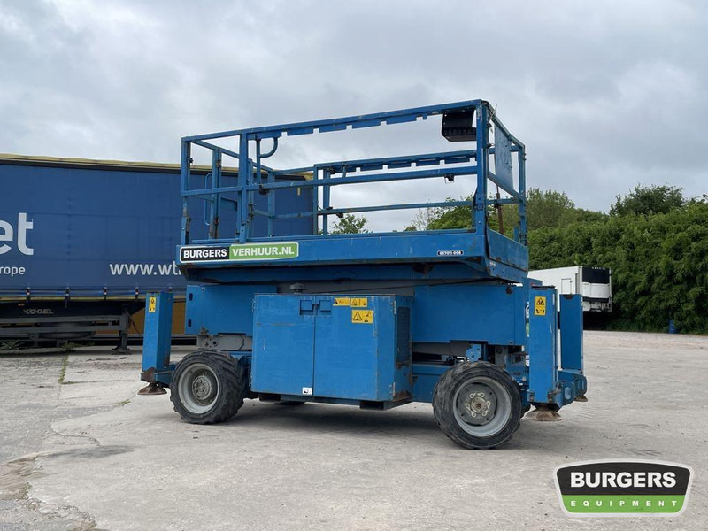 Genie GS-3369 RT - Ollós emelő: 1 kép. Genie GS-3369 RT - Ollós emelő: 1 kép.