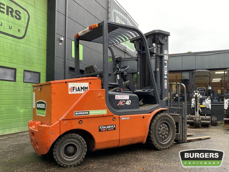 Heli Heftruck AC40 - Elektromos targonca: 2 kép. Heli Heftruck AC40 - Elektromos targonca: 2 kép.