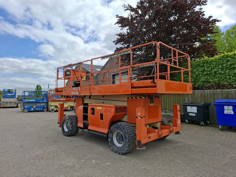 JLG 4394RT - Ollós emelő: 4 kép. JLG 4394RT - Ollós emelő: 4 kép.