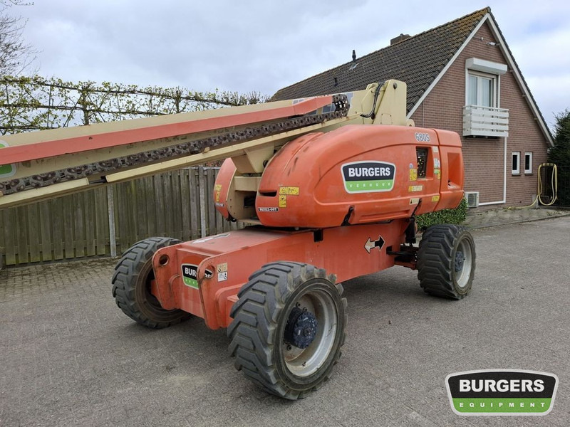 JLG 680S - Teleszkópos emelő: 2 kép. JLG 680S - Teleszkópos emelő: 2 kép.