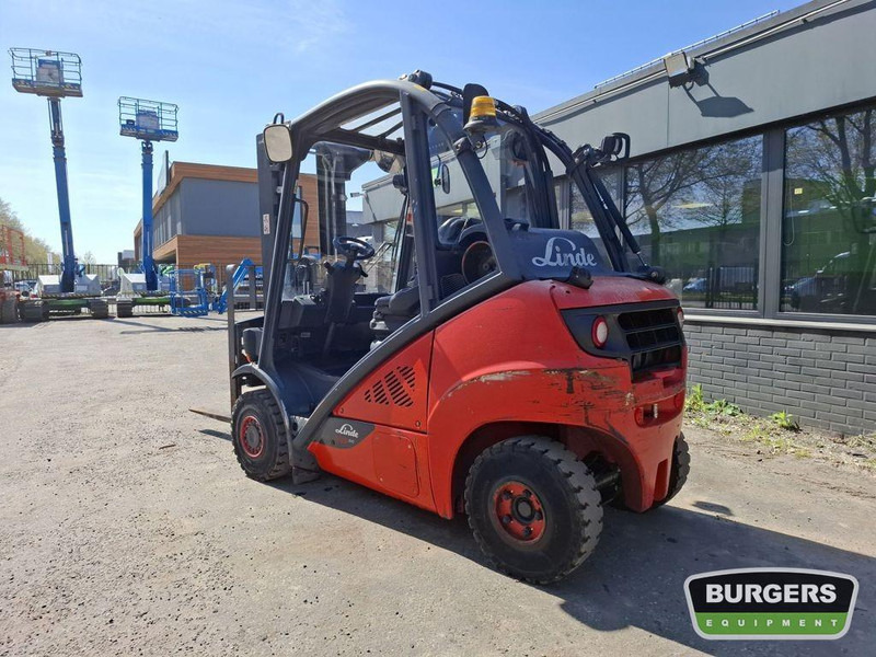 Linde H25T - Gázüzemű targonca: 4 kép. Linde H25T - Gázüzemű targonca: 4 kép.