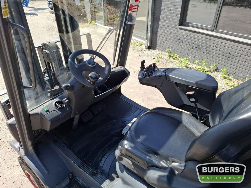 Linde H25T - Gázüzemű targonca: 5 kép. Linde H25T - Gázüzemű targonca: 5 kép.