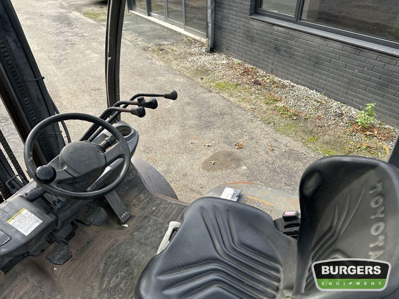 Toyota 8FDF25 - Dízel targonca: 5 kép. Toyota 8FDF25 - Dízel targonca: 5 kép.