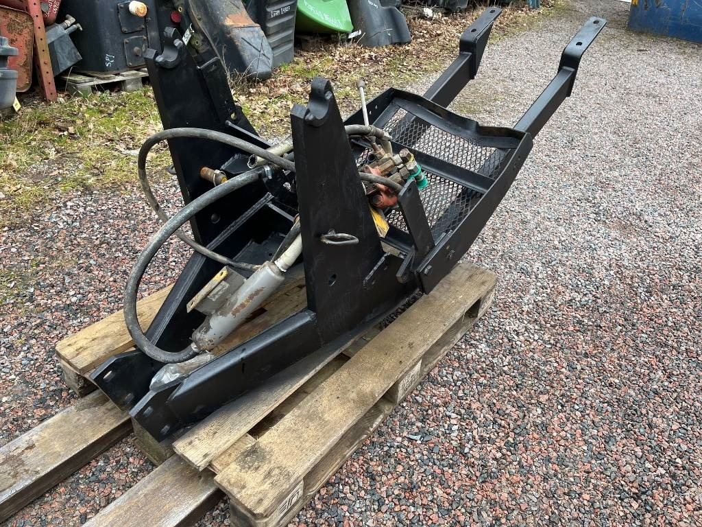 Lastarfäste Trima till Ford 5600 6600 7600 5610 66 - Adapterek - Mezőgazdasági gépek: 2 kép. Lastarfäste Trima till Ford 5600 6600 7600 5610 66 - Adapterek - Mezőgazdasági gépek: 2 kép.