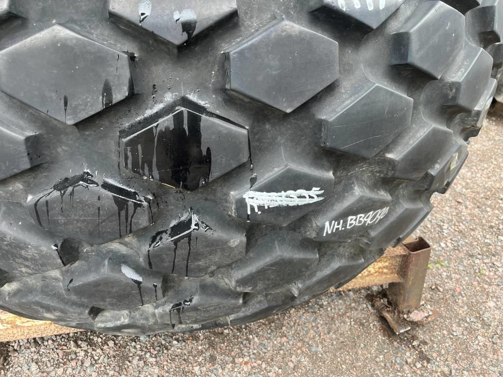 Alliance 28L- 26 Däck på Fälg - Gumiabroncs - Mezőgazdasági gépek: 4 kép. Alliance 28L- 26 Däck på Fälg - Gumiabroncs - Mezőgazdasági gépek: 4 kép.