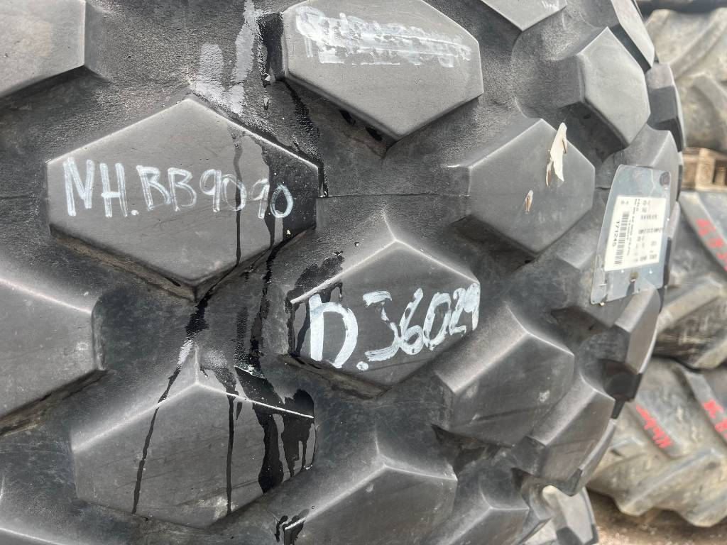 Alliance 28L- 26 Däck på Fälg - Gumiabroncs - Mezőgazdasági gépek: 3 kép. Alliance 28L- 26 Däck på Fälg - Gumiabroncs - Mezőgazdasági gépek: 3 kép.