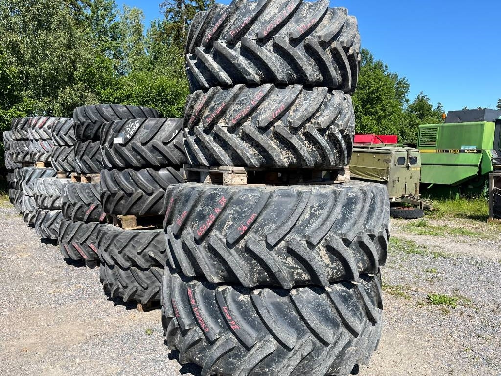 Alliance 650/65R38 600/60R28 till JD 6155 M - Gumiabroncs - Mezőgazdasági gépek: 1 kép. Alliance 650/65R38 600/60R28 till JD 6155 M - Gumiabroncs - Mezőgazdasági gépek: 1 kép.